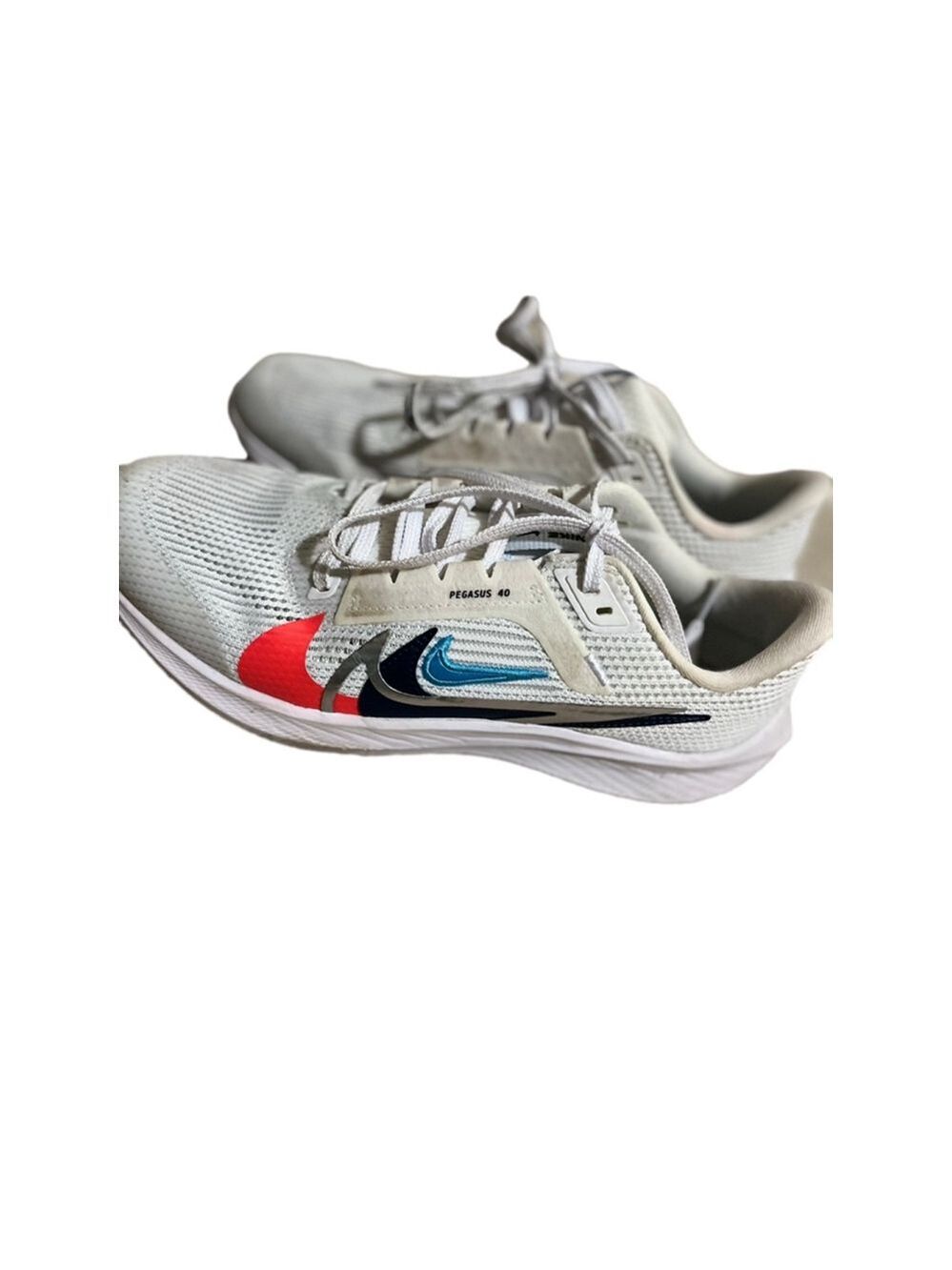 EUC Nike Pegasus 40 Running Shoes, Size 7Y/8.5 W, White - Picture 5 of 9